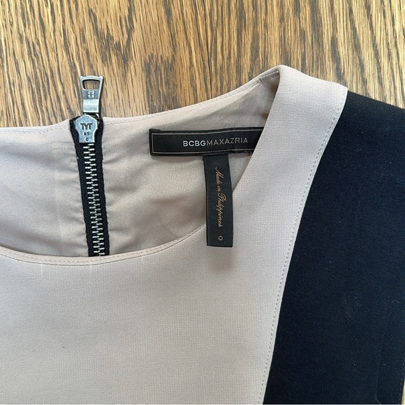 BCBG MaxAzria Dress size 0 - Picture 2 of 3